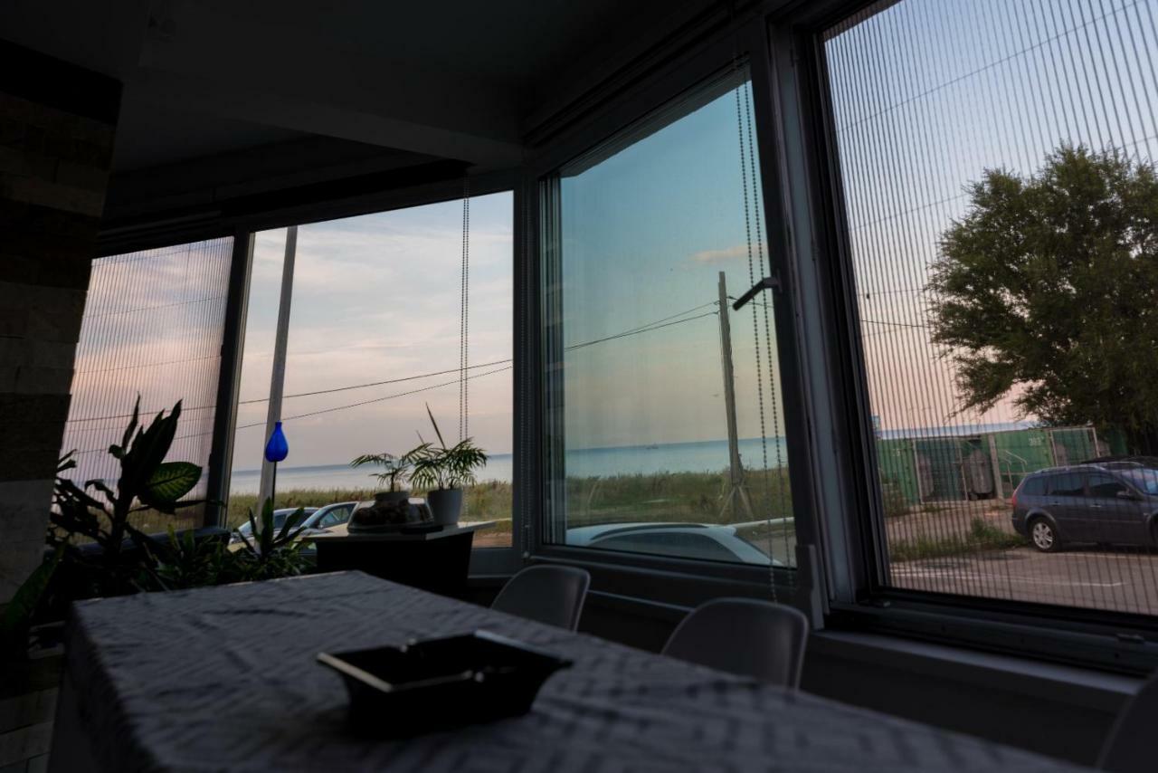 Ozana Apartament Lägenhet Constanţa Exteriör bild