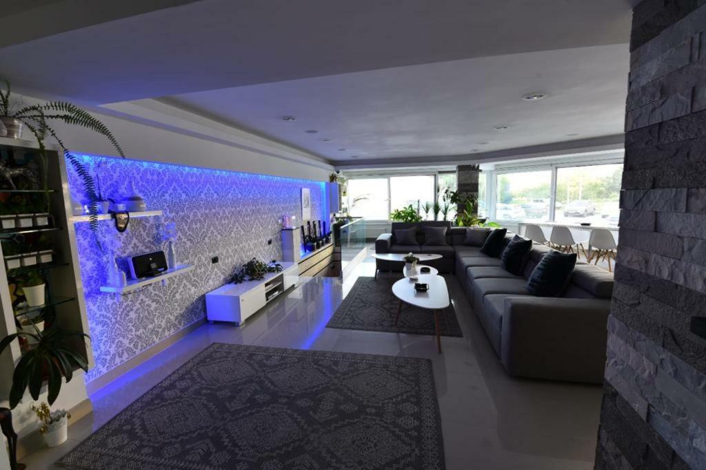 Ozana Apartament Lägenhet Constanţa Exteriör bild
