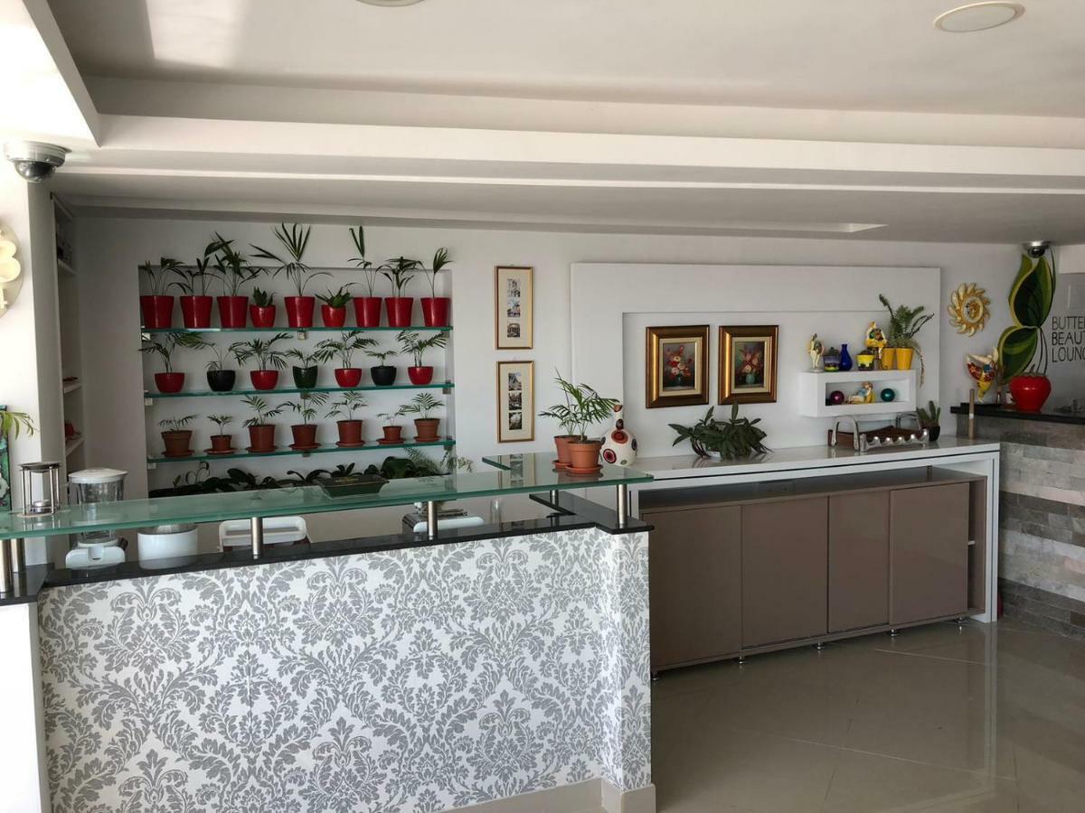 Ozana Apartament Lägenhet Constanţa Exteriör bild